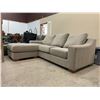 Image 7 : Thomasville 2-Piece Fabric Sofa with Reversible Chaise