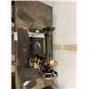 Image 19 : Singer Treadle Sewing Machine with Cabinet and Stool
