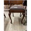 Image 4 : Singer Treadle Sewing Machine with Cabinet and Stool