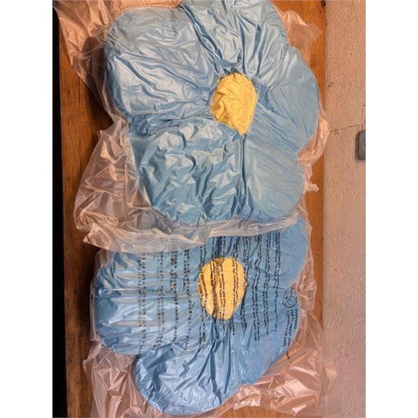 NEW Flower Shaped Pillows x 2