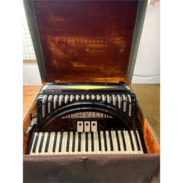 Vintage Accordian in case