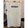 Image 1 : Bar Fridge with built in Freezer