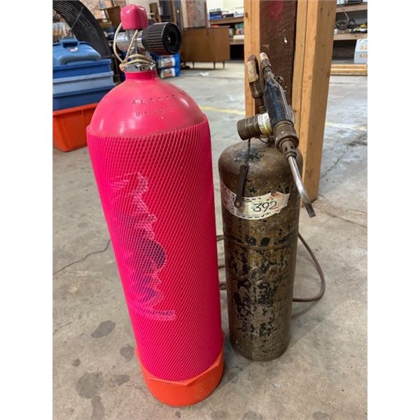 Tanks: 1 helium/ 1 antique