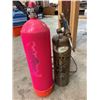 Image 1 : Tanks: 1 helium/ 1 antique