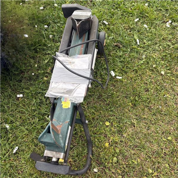 Yardworks 5 ton Hydraulic electric log splitter new shape