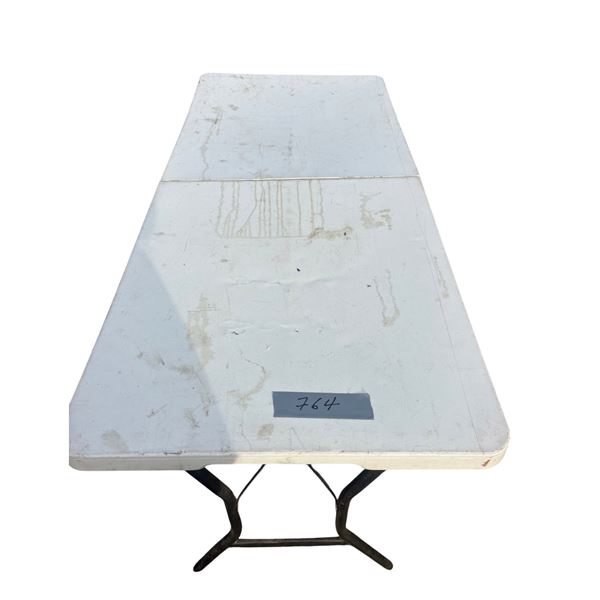 Plastic table