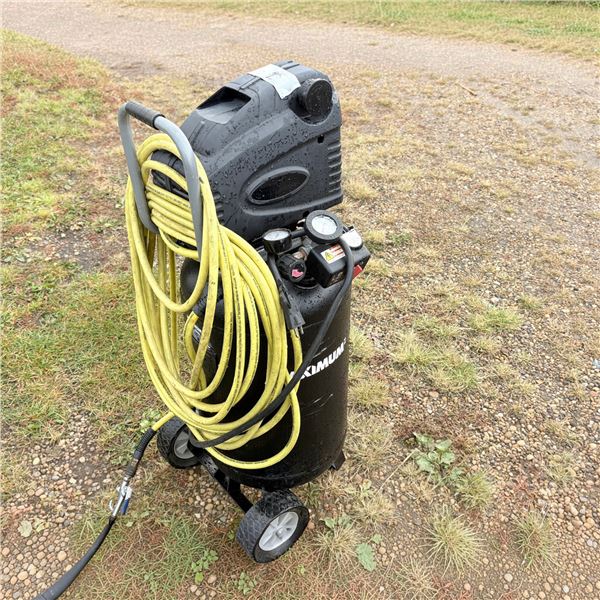 Maximum 15 Gallon air compressor with hose