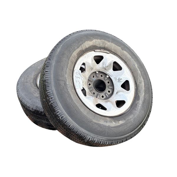 2 Ford truck tires on 7 hole rim 245 / 75R16