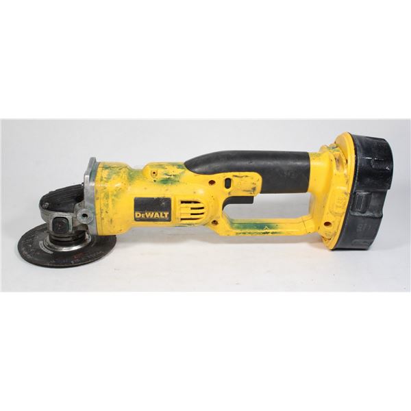 DEWALT 18V 4 1/2 INCH CUT OFF TOOL/ ANGLE GRINDER