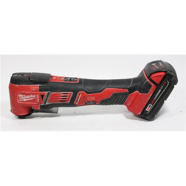 MILWAUKEE MULTI-TOOL WITH M18 BATTERY