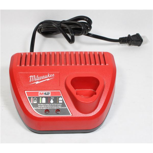MILWAUKEE BATTERY CHARGER