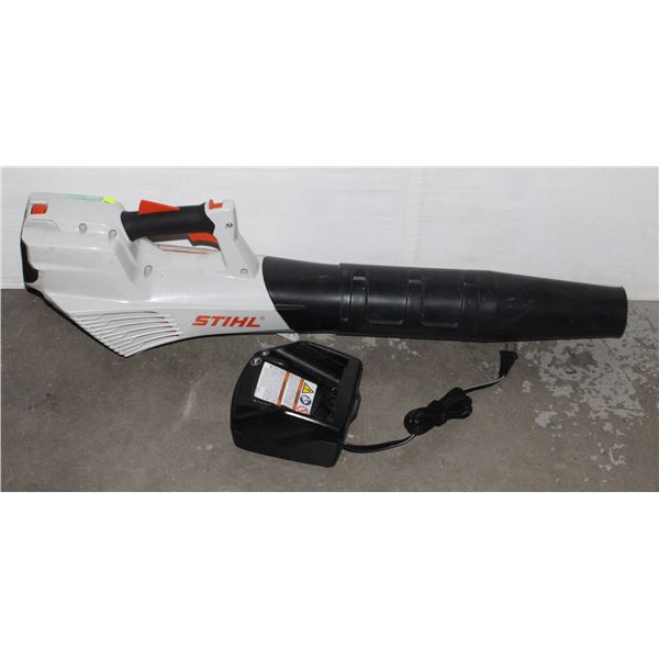 STIHL BGA 56 BATTERY LEAF BLOWER & BATTERY CHARGER