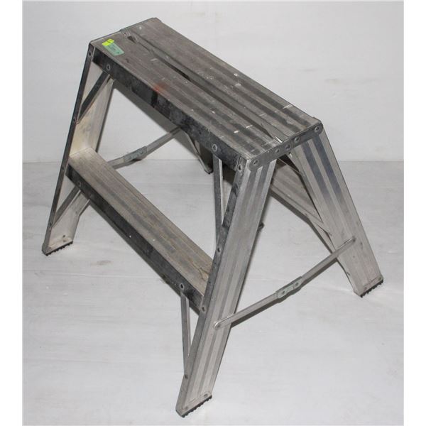 STEP LADDER MODEL 602