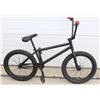 Image 5 : RED BMX BIKE WITH RED HANDLES