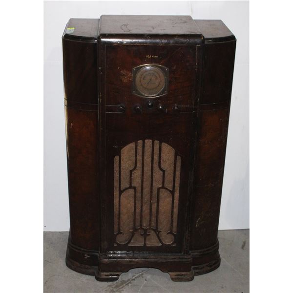 ANTIQUE RCA VICTOR RADIO UNTESTED