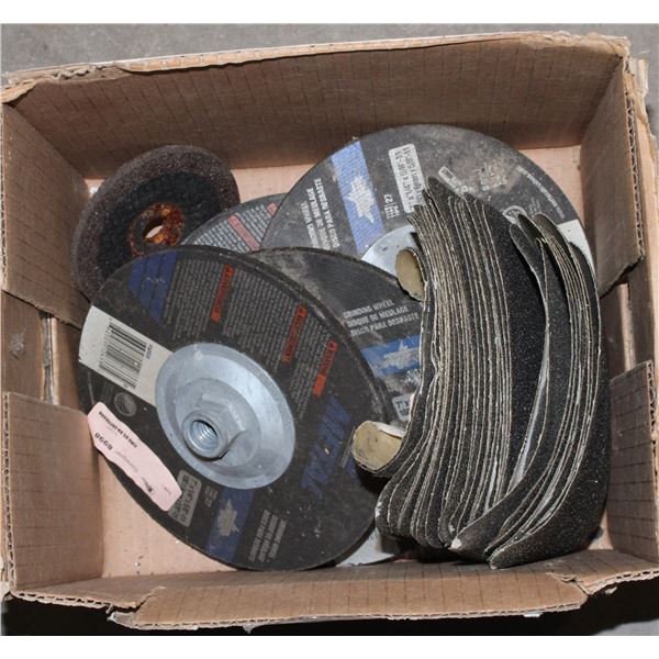 BOX OF SANDING AND GRINDING DISCS