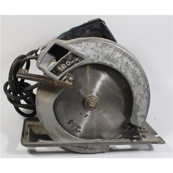 BLACK & DECKER CIRCULAR SAW