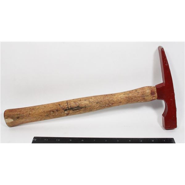 BRICKLAYER'S HAMMER