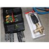 Image 2 : TOTE OF PRESSURE WASHER ACCESSORIES