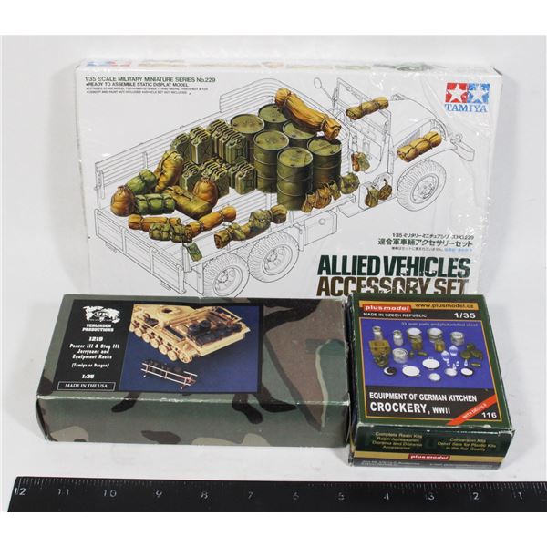 LOT OF 3 MILITARY ACCESSORIES MODEL KITS