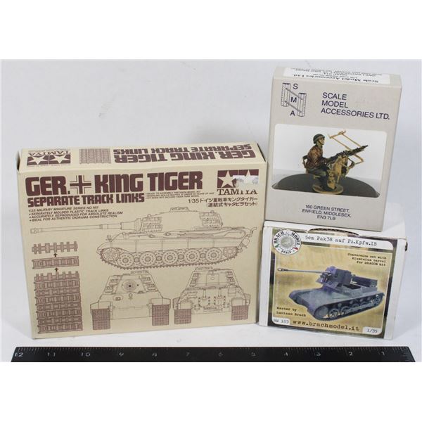 LOT OF 3 1:35 SCALE MODEL KITS