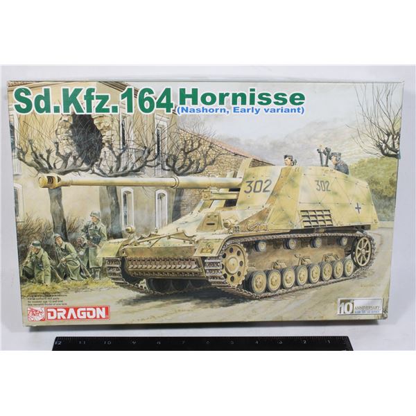 SD.KFZ164 HORNISSE NASHORN EARLY VERSION MODEL KIT