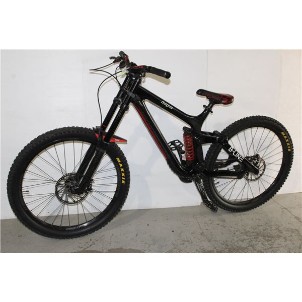 ROCKY MOUNTAIN MAIDEN CARBON FIBER FRAME DOWNHILL BIKE