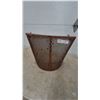 Image 4 : Allis-Chalmers B Tractor Grille