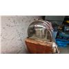 Image 6 : Wurlitzer 1400 Jukebox, 1950s 100 Selections, 50 45 RPM Records, Curved Glass Dome