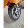 Image 14 : Electric Scooter: Gio; Orange