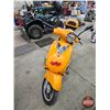 Image 3 : Electric Scooter: Gio; Orange