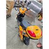 Image 6 : Electric Scooter: Gio; Orange