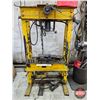 Image 1 : Floor-Standing Air / Hydraulic Shop Press
