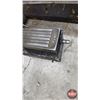 Image 9 : Floor-Standing Air / Hydraulic Shop Press