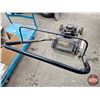 Image 6 : Yard Machines Gas Lawn Mower