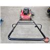Image 5 : Yard Machines Gas Lawn Mower