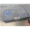 Image 3 : Blue-Point Tap & Die Set with Assorted Taps