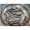 Image 4 : Blue-Point Tap & Die Set with Assorted Taps
