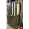 Image 11 : Heavy-Duty Truck Repair Manuals & Metal Cabinet