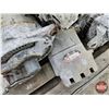 Image 7 : Assorted Heavy-Duty Truck Alternators & Starters