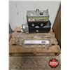 Image 1 : Yoo Sung Twin-Cylinder Air Compressor Type 7138