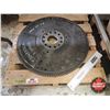 Image 1 : Mack E9 V8 Flywheel