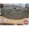Image 3 : Mack E9 V8 Flywheel