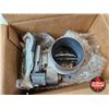 Image 4 : Assorted International Truck Engine Parts