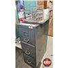 Image 1 : 3-Drawer Filing Cabinet with Contents