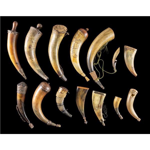 LARGE GROUP OF VINTAGE POWDER HORNS.