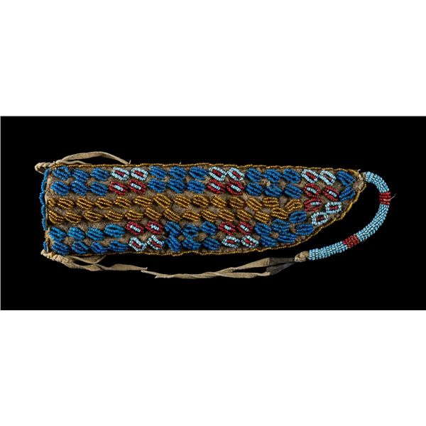 FINE BEAD DECORATED NATIVE AMERICAN KNIFE SHEATH.