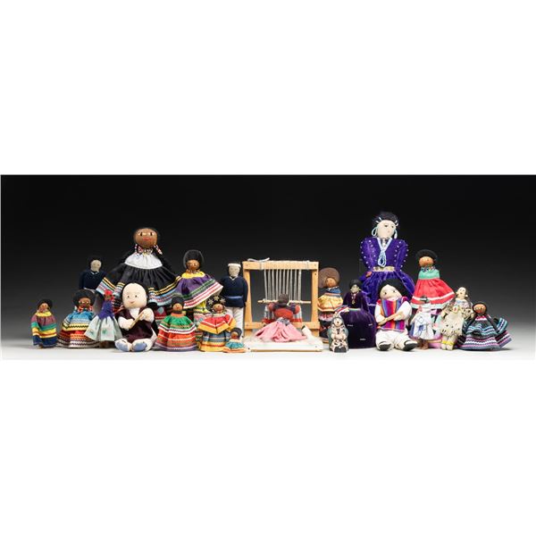 LARGE GROUP OF INDIAN DOLLS.