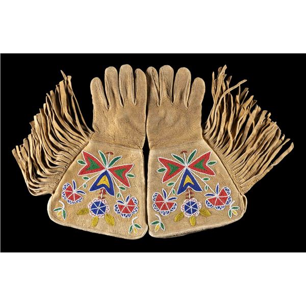 FINE PAIR OF WOODLANDS INDIAN BEAD DECORATED