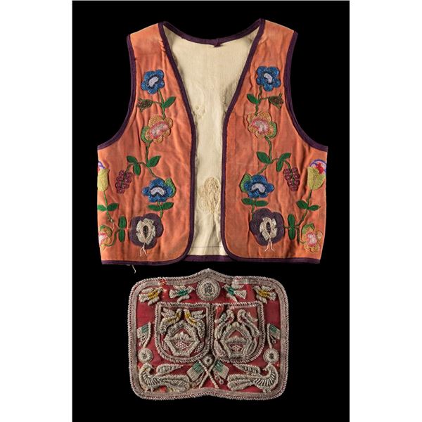 WOODLANDS NATIVE AMERICAN BEAD DECORATED VEST &
